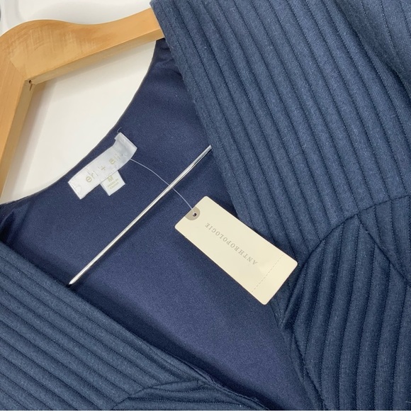 Anthropologie x Other Eri + Seamed Pullover Ali Quilted Deep Cut Top Navy/Marin. - Picture 4 of 6